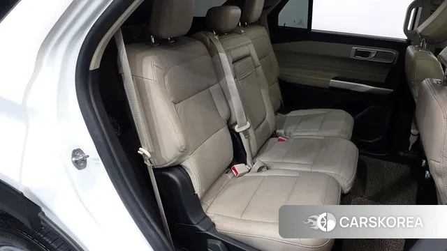 Ford Explorer 6th Generation 2023 Белый из Кореи, фото 3