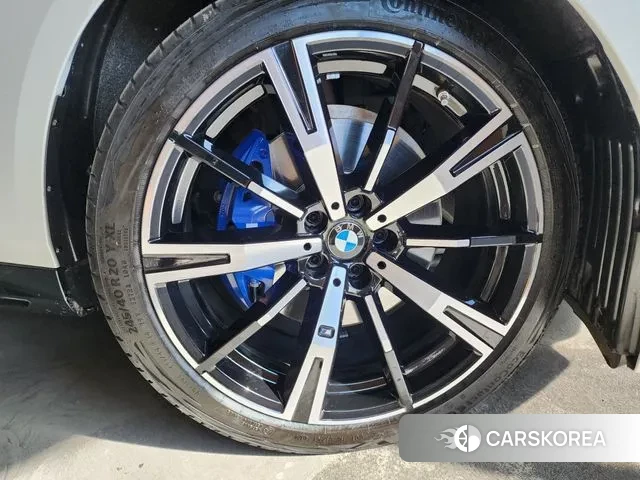 BMW 5 Series (G60) 2025 Белый из Кореи, фото 3