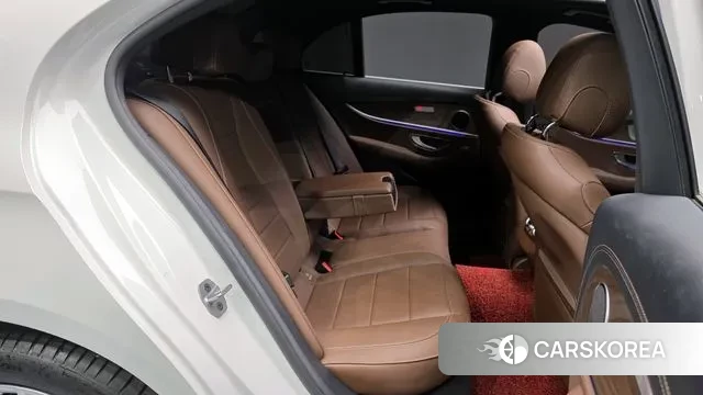 Mercedes-Benz E-Class W213 2022 Белый из Кореи, фото 3