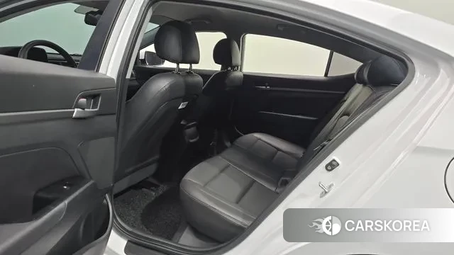 Hyundai Avante AD 2018 Белый из Кореи, фото 3