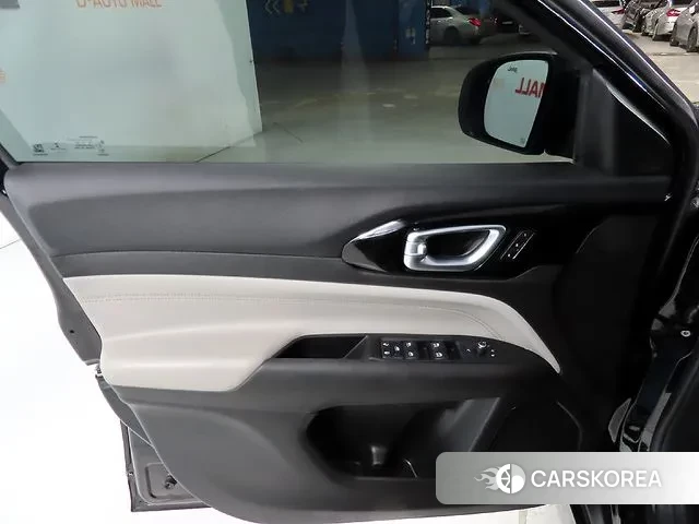 Jeep Compass 2nd Generation 2022 Черный из Кореи, фото 3