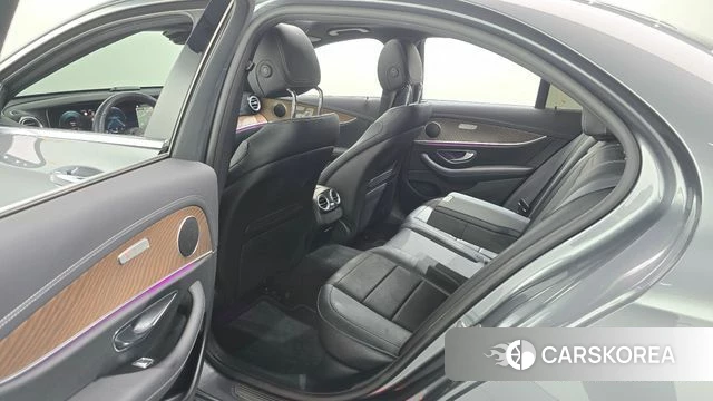 Mercedes-Benz E-Class W213 2022 Серый из Кореи, фото 3