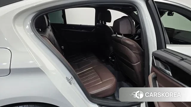 BMW 5 Series (G30) 2022 Белый из Кореи, фото 3