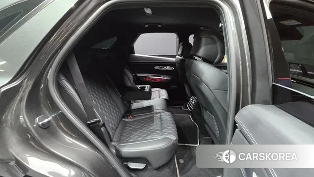 Genesis GV70 2023 Серый из Кореи, фото 3