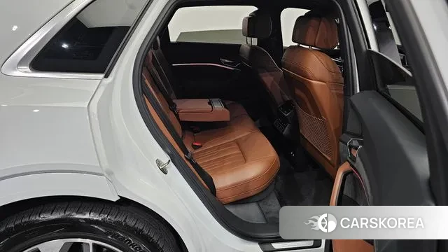 Audi e-Tron 2020 Белый из Кореи, фото 3