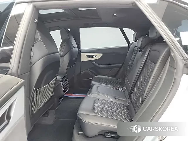 Audi Q8 (4M) 2023 Серебристо-серый из Кореи, фото 3