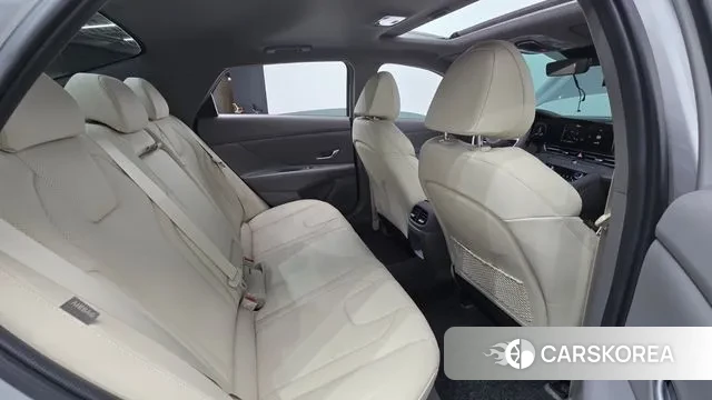 Hyundai The New Avante (CN7) 2024 Серебристо-серый из Кореи, фото 3