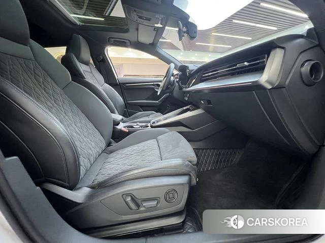 Audi A3 2023 Белый из Китая, фото 3