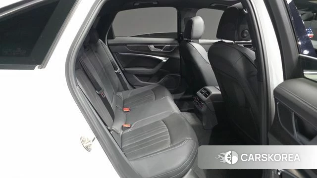 Audi A6 (C8) 2021 Белый из Кореи, фото 3