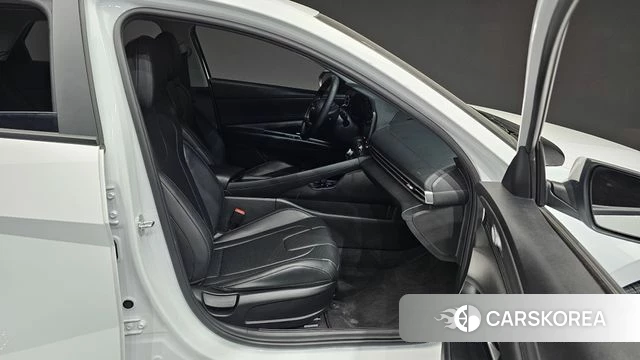 Hyundai Avante Hybrid (CN7) 2022 Белый из Кореи, фото 3