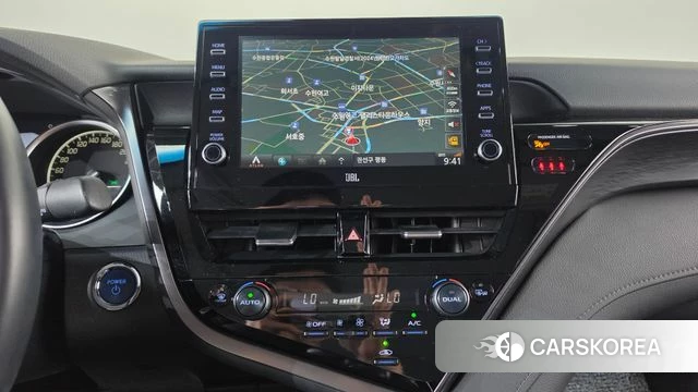 Toyota Camry (XV70) 2024 Белый из Кореи, фото 3