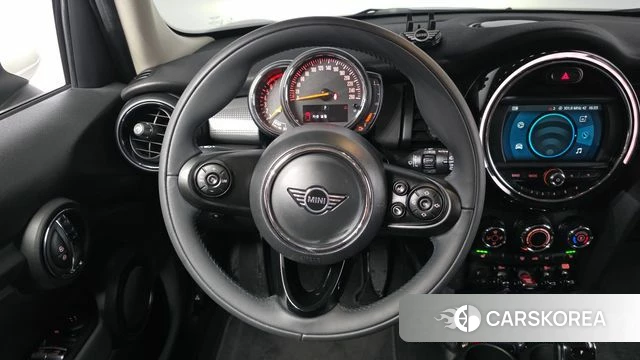 Mini Cooper 2021 Черный из Кореи, фото 3