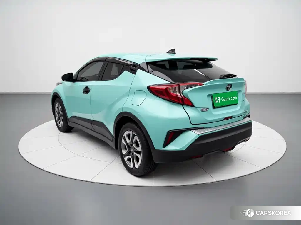 Toyota C-HR EV 2022 Белый из Китая, фото 3