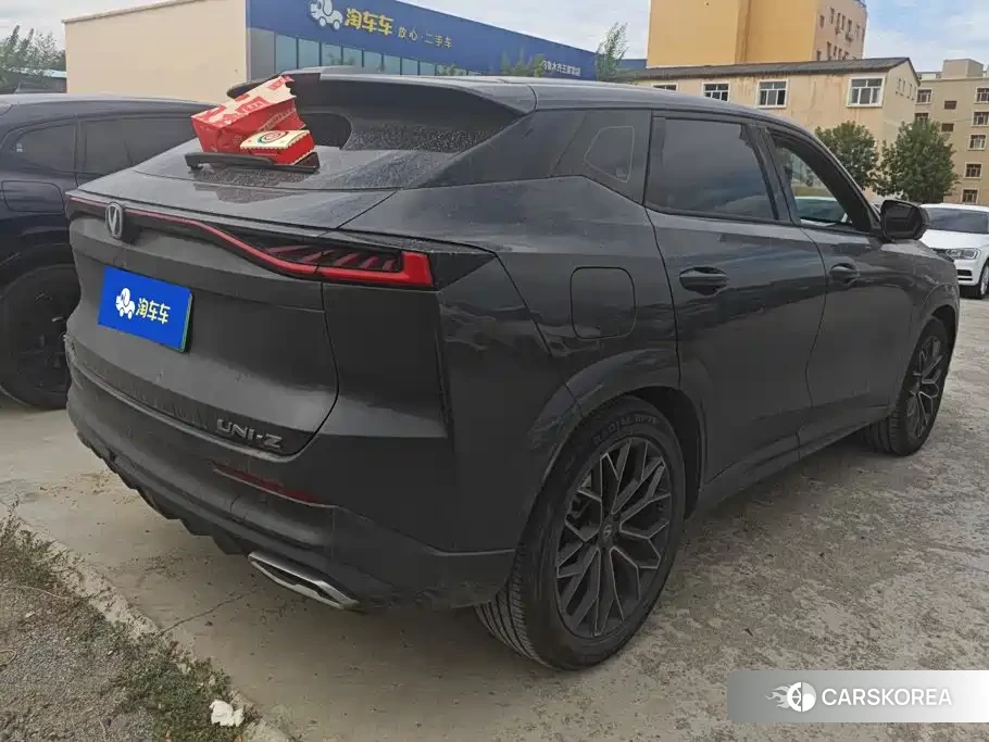 Chang'an UNI-Z New Energy 2024 Silver/gray из Китая, фото 3