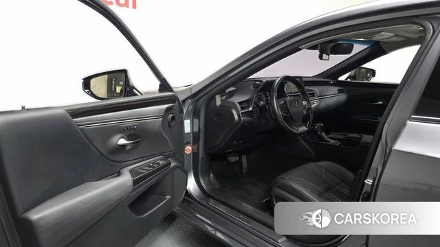 Lexus ES300h 7th generation 2020 Серый из Кореи, фото 3