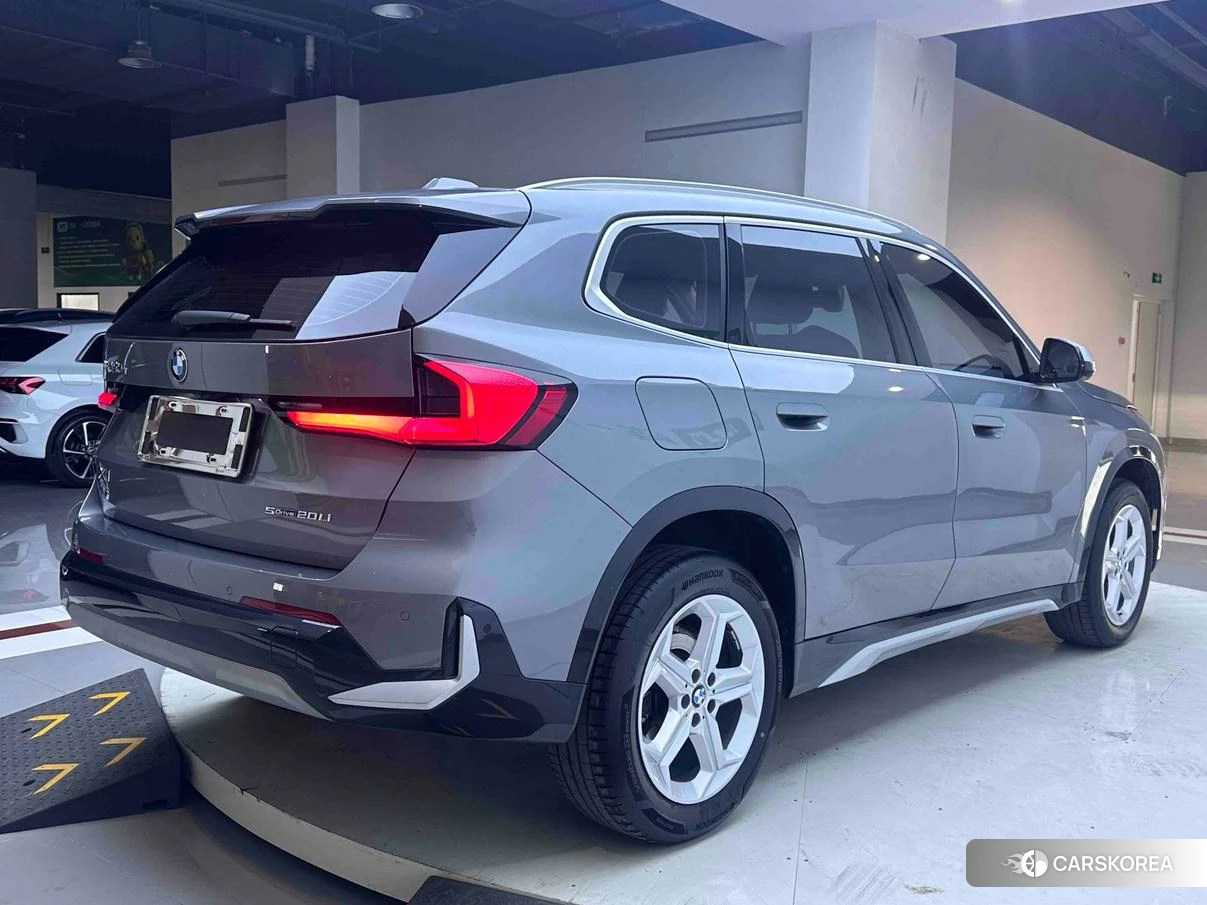 BMW X1 2023 Темно-серый из Китая, фото 3