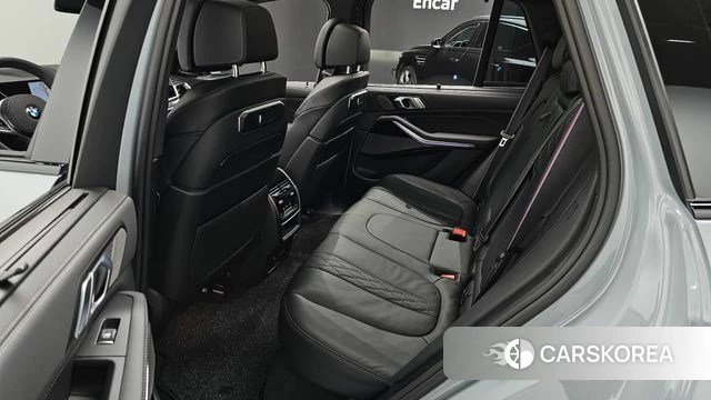 BMW X5 (G05) 2025 Светло-серебряный цвет из Кореи, фото 3