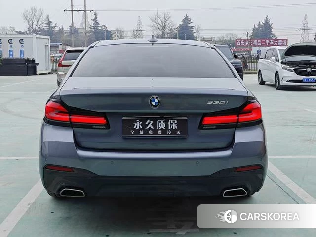 BMW 5 series (imported) 2022 Серебристо-серый из Китая, фото 3
