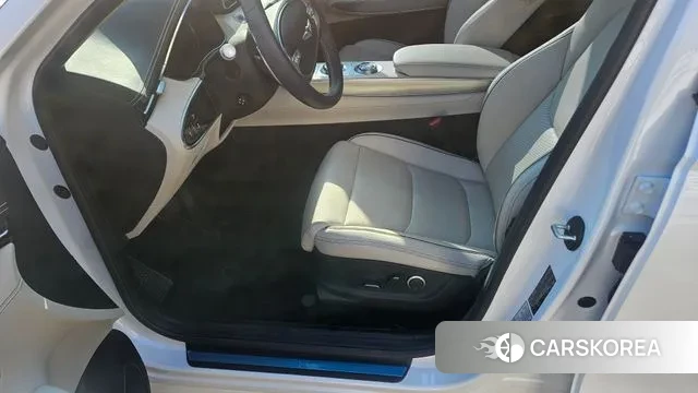 Genesis GV70 2023 Белый из Кореи, фото 3