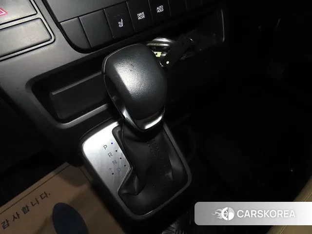 Hyundai Staria 2024 Белый из Кореи, фото 3