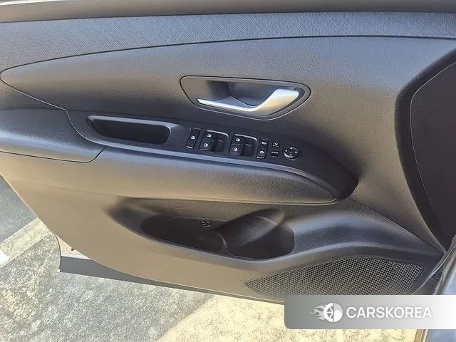 Hyundai Tucson (NX4) 2021 Серебристо-серый из Кореи, фото 3