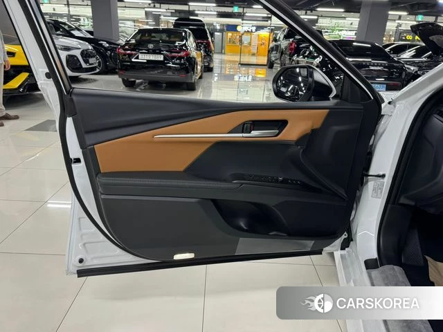 Toyota Camry (XV80) 2026 Белый из Кореи, фото 3