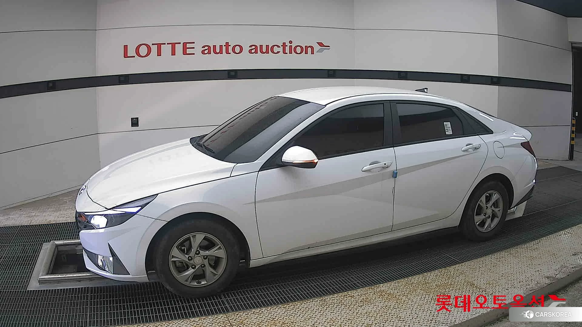 Hyundai Avante 2022 Polar White из Кореи, фото 3