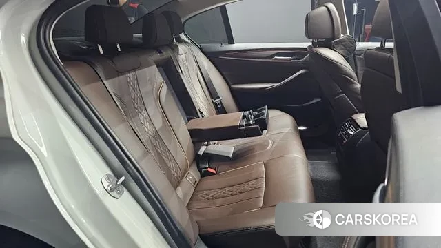 BMW 5 Series (G30) 2018 Белый из Кореи, фото 3
