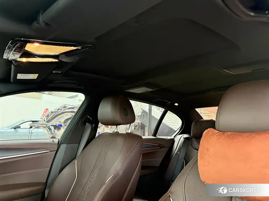 BMW 5 series 2023 Черный из Китая, фото 3