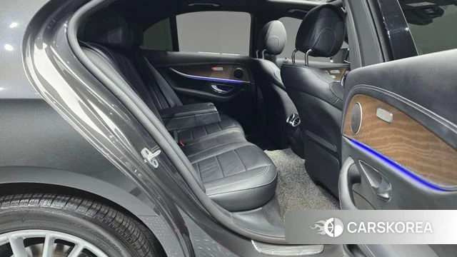 Mercedes-Benz E-Class W213 2021 Серый из Кореи, фото 3