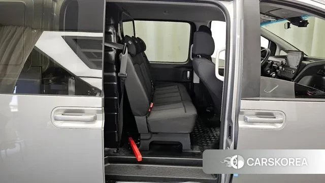 Hyundai Staria 2021 Серебряный из Кореи, фото 3