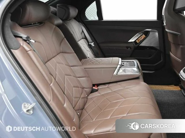 BMW 7 Series (G70) 2023 Серый из Кореи, фото 3