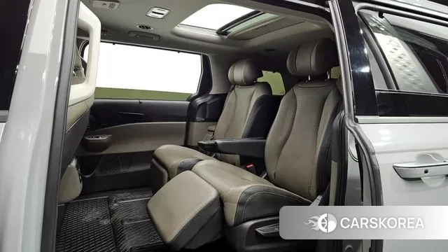 Kia The New Carnival 4th Generation 2025 Цвет галактики из Кореи, фото 3