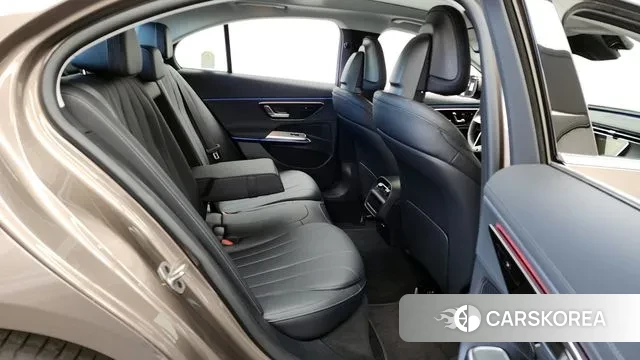 Mercedes-Benz E-Class W214 2025 Песочный из Кореи, фото 3