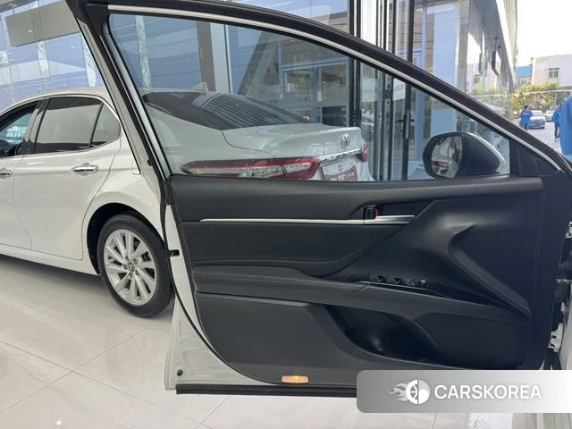 Toyota Camry 2022 Белый из Китая, фото 3
