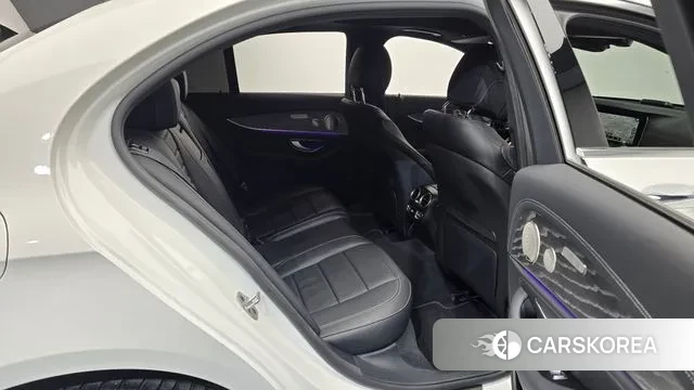 Mercedes-Benz E-Class W213 2022 Белый из Кореи, фото 3