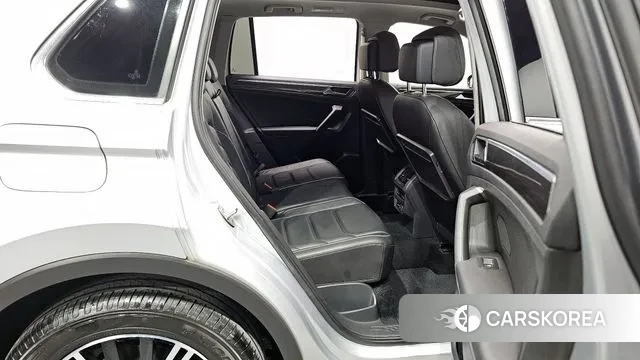 Volkswagen Tiguan second Generation 2019 Серебряный из Кореи, фото 3