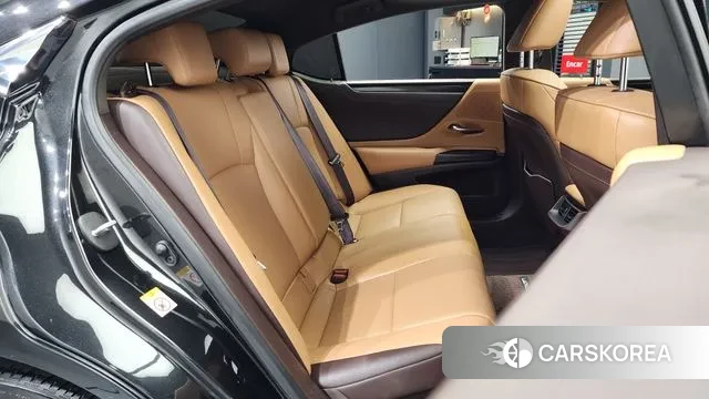 Lexus ES300h 7th generation 2018 Черный из Кореи, фото 3