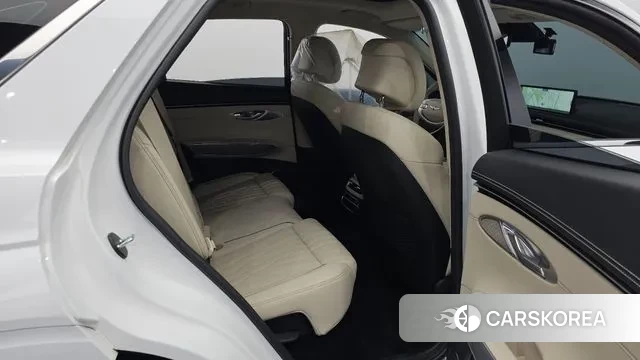 Genesis GV70 2023 Белый из Кореи, фото 3