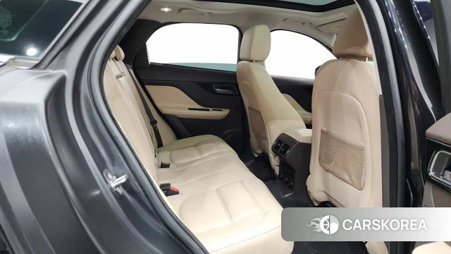 Jaguar F-PACE 2018 Черный из Кореи, фото 3
