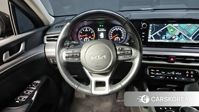 Kia K5 3rd generation 2023 Черный из Кореи, фото 3