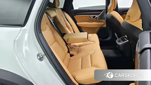Volvo V90 Cross-Country 2023 Белый из Кореи, фото 3