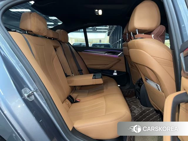 BMW 5 series (imported) 2022 Темно-серый из Китая, фото 3