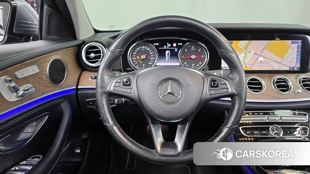 Mercedes-Benz E-Class W213 2018 Серый из Кореи, фото 3