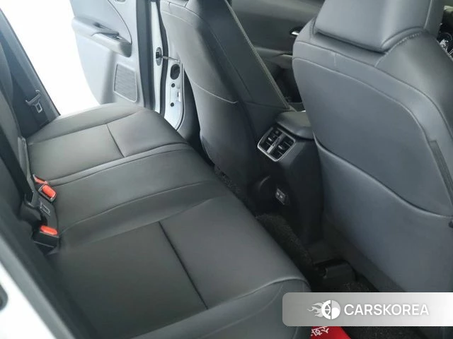 Lexus UX300h 2026 Жемчужный цвет из Кореи, фото 3