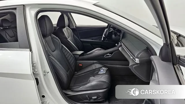 Hyundai The New Avante (CN7) 2023 Белый из Кореи, фото 3