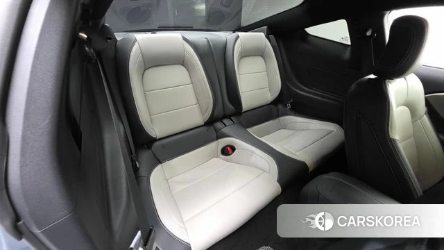 Ford Mustang 7th Generation 2024 Небесно-голубой из Кореи, фото 3