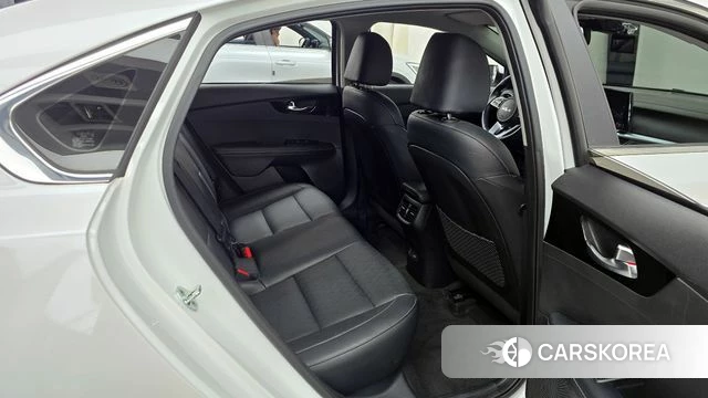 Kia The New K3 2nd generation 2022 Белый из Кореи, фото 3