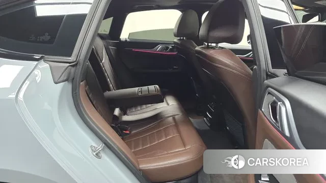 BMW i4 2022 Серебристо-серый из Кореи, фото 3