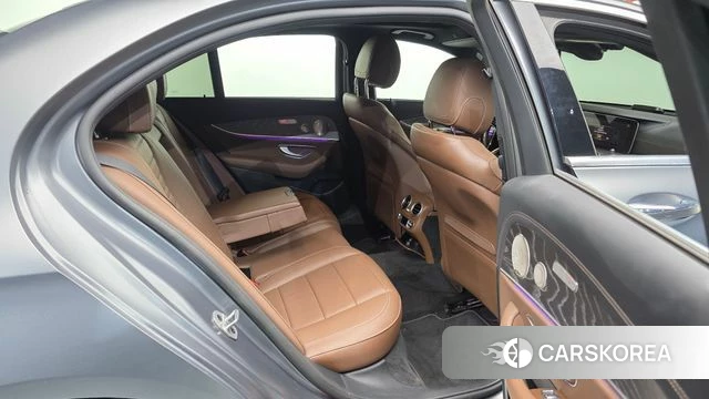 Mercedes-Benz E-Class W213 2023 Серый из Кореи, фото 3